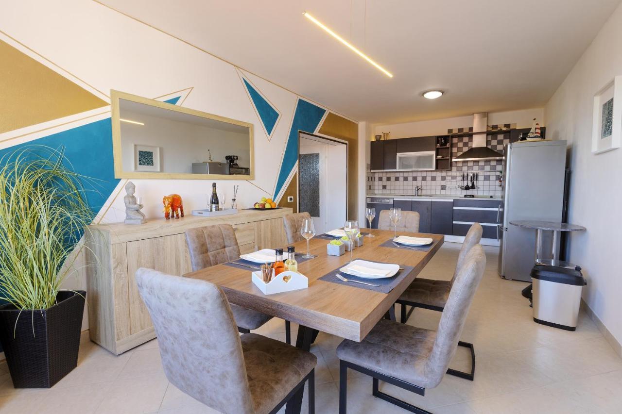 Apartment Rizzi Пула Екстериор снимка